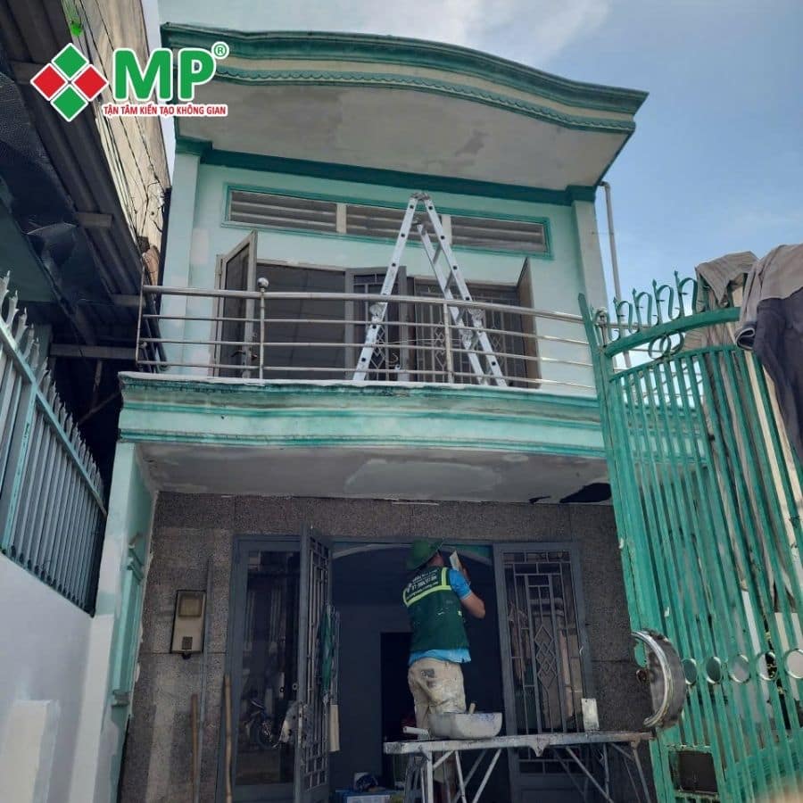 SỬA NHÀ TRỌN GÓI QUẬN 4 – CẢI TẠO ĐÚNG NHU CẦU, GIÁ TỐT 2 Nhà xuống cấp sau nhiều năm sử dụng
