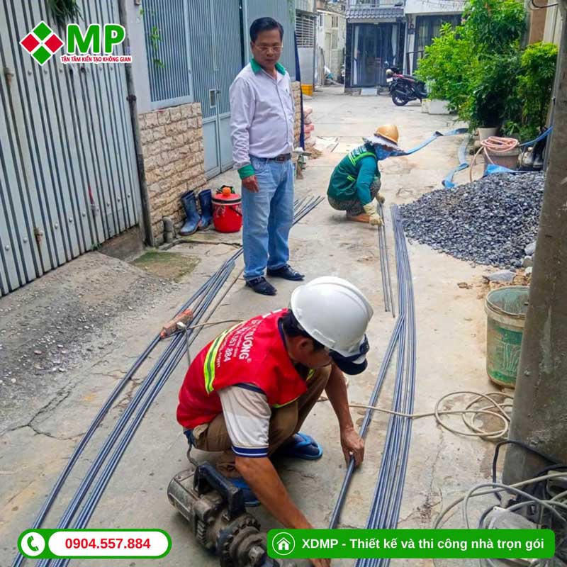 Theo dõi tiến độ và nghiệm thu từng giai đoạn