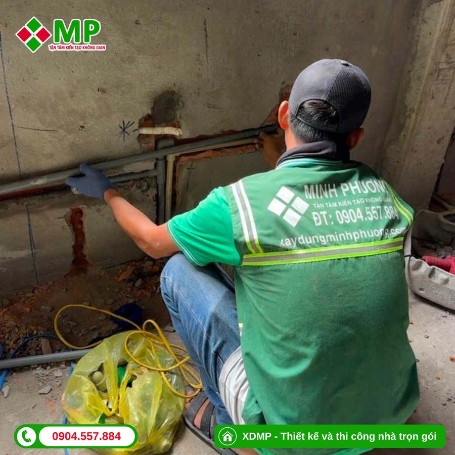 CẢI TẠO NHÀ CẤP 4 CHỮ L ĐẸP, TỐI ƯU & TIẾT KIỆM CHI PHÍ 5 Cải tạo điện nước, nền, trần và sơn tường