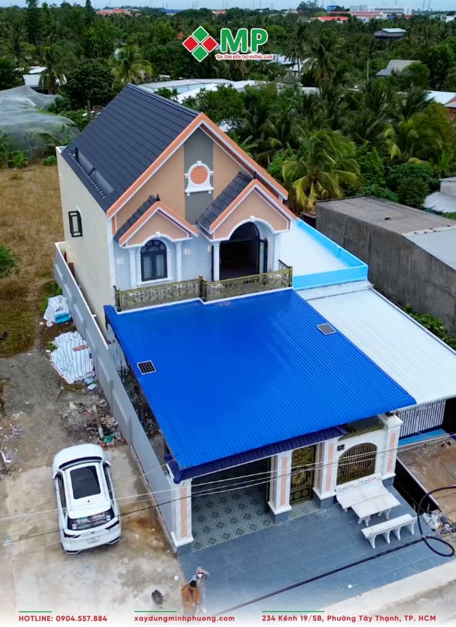 BÀN GIAO BIỆT THỰ 2 TẦNG TÂN CỔ ĐIỂN 8X17M ĐỒNG THÁP - BG09 3 Toàn cảnh công trình nhìn từ trên cao với khoảng sân rộng rãi và bố cục kiến trúc hài hòa.