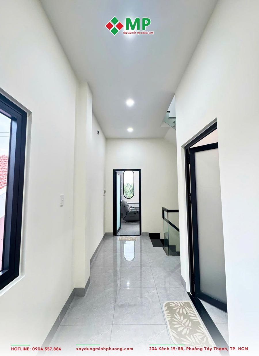 BÀN GIAO NHÀ PHỐ 3 TẦNG HIỆN ĐẠI 5X15M TIỀN GIANG - BG04 10 Khu vực hành lang nhà phố 3 tầng hiện đại 5m x 15m