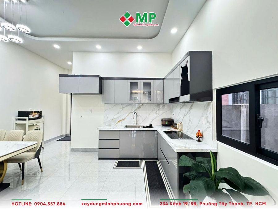 BÀN GIAO NHÀ PHỐ 3 TẦNG HIỆN ĐẠI 5X15M TIỀN GIANG - BG04 6 Khu vực phòng bếp nhà phố 3 tầng hiện đại 5m x 15m