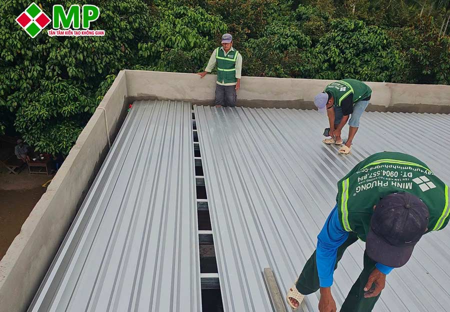 Báo giá thi công cầu thang sắt, lợp tôn sửa chữa nhà Tân Bình
