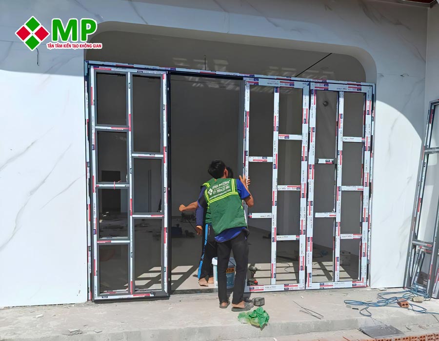 Giá thi công cửa đi, phụ kiện
