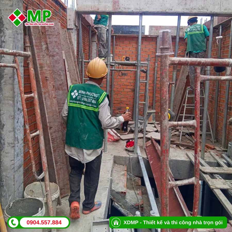 NHẬT KÝ THI CÔNG NHÀ PHỐ 4 TẦNG HIỆN ĐẠI TẠI HCM – TC05 12 Tô tường tầng trệt và lầu lửng – 12/08/2026