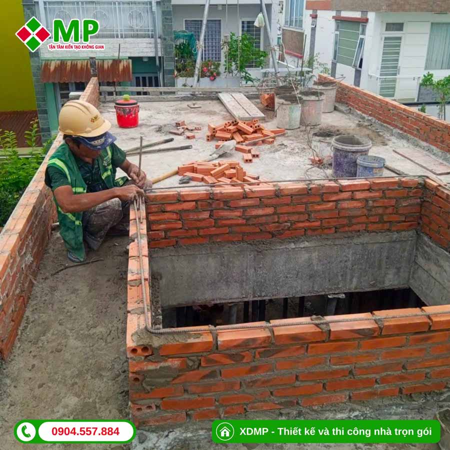 NHẬT KÝ THI CÔNG NHÀ PHỐ 4 TẦNG HIỆN ĐẠI TẠI HCM – TC05 15 Tô tường tầng trệt và lầu lửng – 12/08/2026