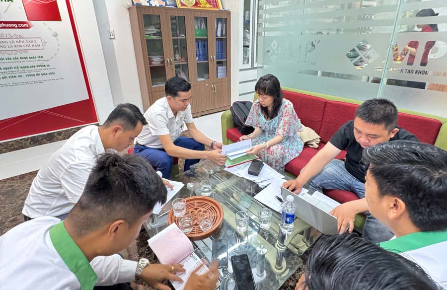 Đánh giá tác phong và quy trình làm việc của nhà thầu